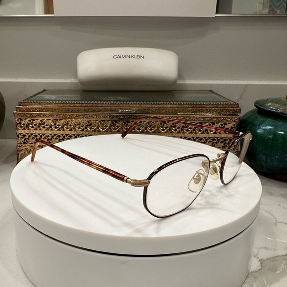 Vintage Calvin Klein Unisex Eyeglass Frames -Rx EUC w/CK White Leather Hard-case - Picture 1 of 16
